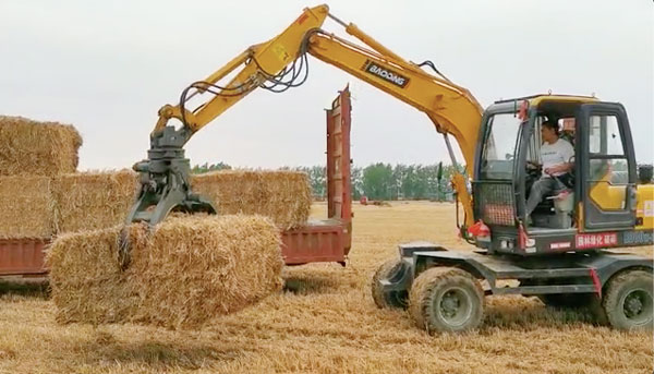 寶鼎多功能輪式挖掘機.jpg 寶鼎多功能輪式挖掘機.jpg