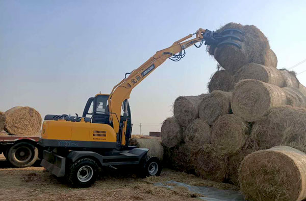 輪式挖掘機抓木機抓草.jpg 輪式挖掘機抓木機抓草.jpg