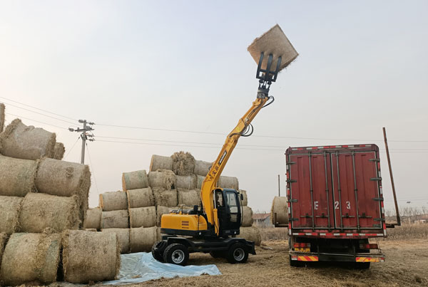 寶鼎80多功能輪式挖掘機(jī).jpg