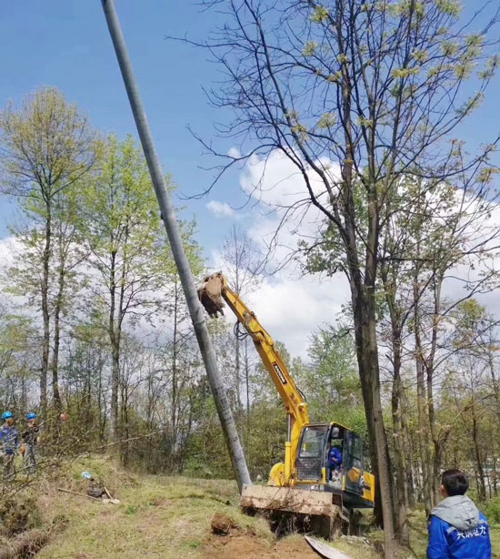 輪式挖掘機寶鼎品牌.jpg 輪式挖掘機寶鼎品牌.jpg