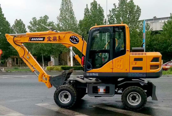 寶鼎經濟型輪式挖掘機.jpg