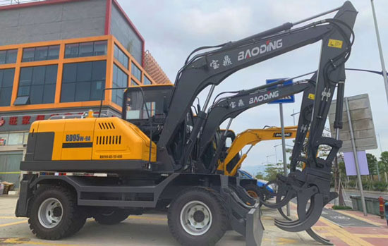 寶鼎多功能輪式挖掘機.jpg 寶鼎多功能輪式挖掘機.jpg