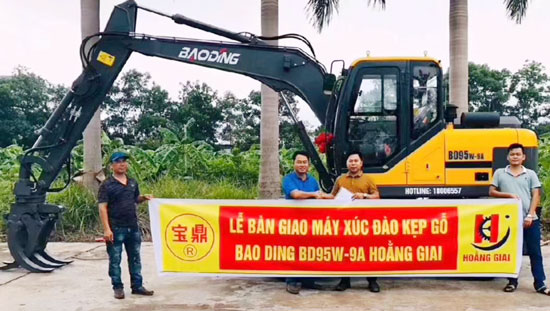 寶鼎輪式挖掘機出口業務.jpg