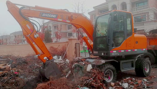 寶鼎80輪式挖掘機.jpg 寶鼎80輪式挖掘機.jpg