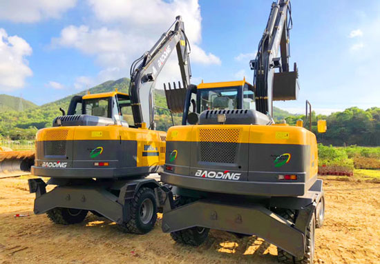 寶鼎輪式挖掘機.jpg 寶鼎輪式挖掘機.jpg