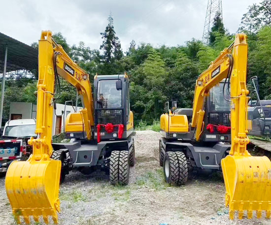 寶鼎80輪式挖掘機.jpg 寶鼎80輪式挖掘機.jpg