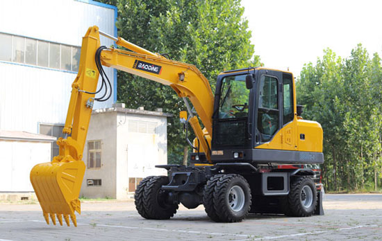 寶鼎輪式挖掘機(jī).jpg 寶鼎輪式挖掘機(jī).jpg