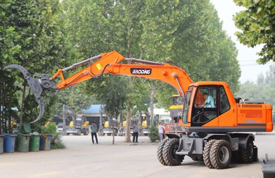 寶鼎輪式挖掘機150車型.jpg 寶鼎輪式挖掘機150車型.jpg