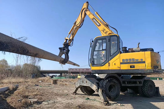 寶鼎95輪式挖掘機.jpg 寶鼎95輪式挖掘機.jpg