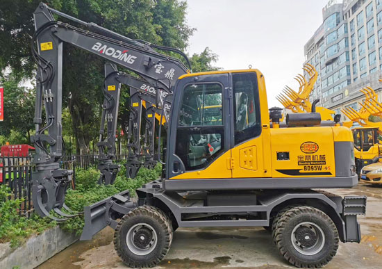 寶鼎95s輪式挖掘機抓木機.jpg 寶鼎95s輪式挖掘機抓木機.jpg