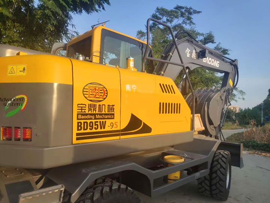 寶鼎輪式挖掘機抓木機95s車型.jpg 寶鼎輪式挖掘機抓木機95s車型.jpg