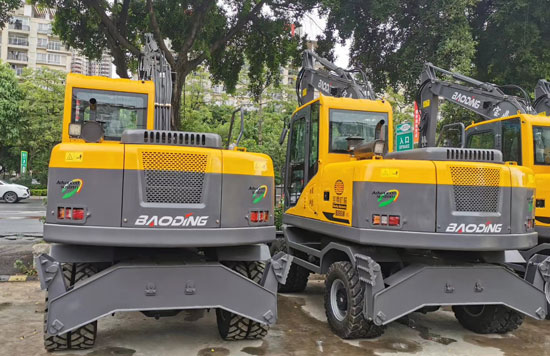 寶鼎輪式挖掘機.jpg 寶鼎輪式挖掘機.jpg