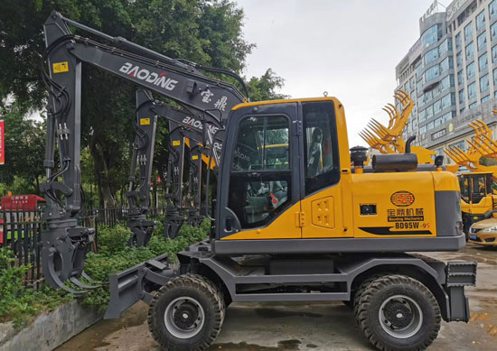 寶鼎輪式挖掘機(jī).jpg 寶鼎輪式挖掘機(jī).jpg