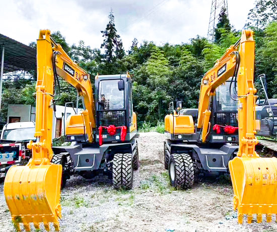 寶鼎80輪式挖掘機(jī).jpg 寶鼎80輪式挖掘機(jī).jpg