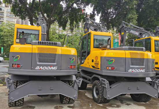 寶鼎輪式挖掘機(jī)95車(chē)型.jpg 寶鼎輪式挖掘機(jī)95車(chē)型.jpg