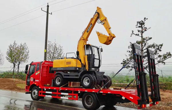 寶鼎輪式挖掘機.jpg 寶鼎輪式挖掘機.jpg