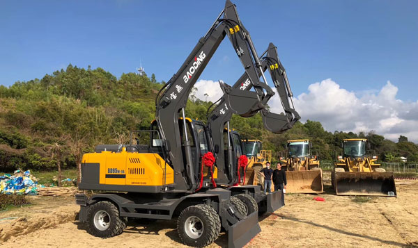 寶鼎輪式挖掘機95車型.jpg 寶鼎輪式挖掘機95車型.jpg