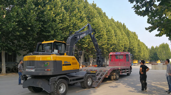 用戶選擇寶鼎95輪式挖掘機(jī).jpg 用戶選擇寶鼎95輪式挖掘機(jī).jpg