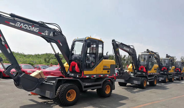 寶鼎輪式挖掘機(jī)95車型.jpg 寶鼎輪式挖掘機(jī)95車型.jpg