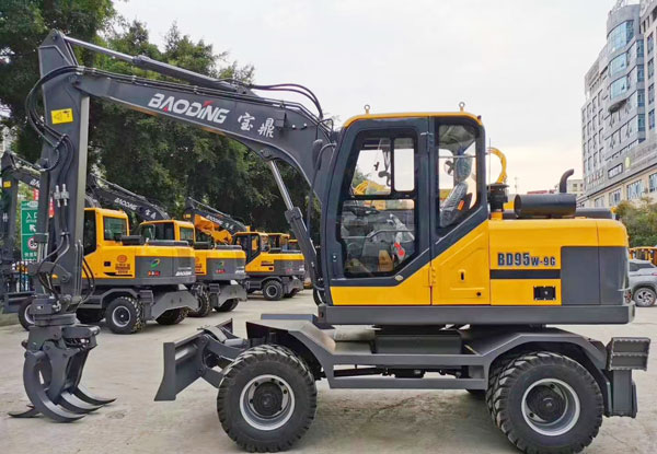 寶鼎95多功能輪挖.jpg 寶鼎95多功能輪挖.jpg