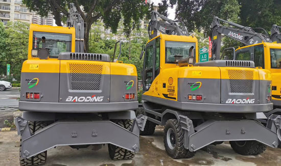 寶鼎95輪式挖掘機車型.jpg