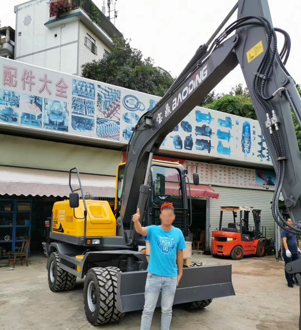 寶鼎抓木機(jī)用戶.jpg 寶鼎抓木機(jī)用戶.jpg