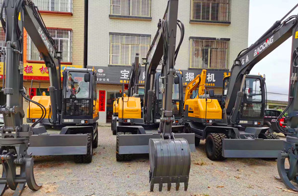 寶鼎輪式挖掘機(jī)多功能95車型.jpg 寶鼎輪式挖掘機(jī)多功能95車型.jpg