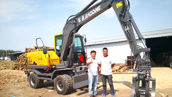 寶鼎輪式挖掘機用戶.jpg 寶鼎輪式挖掘機用戶.jpg