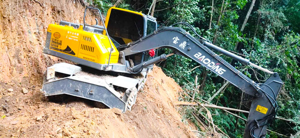 寶鼎95輪式挖掘機.jpg 寶鼎95輪式挖掘機.jpg