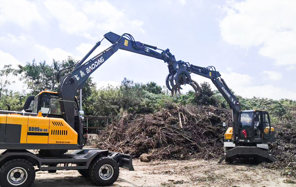 寶鼎95輪式挖掘機抓木機.jpg 寶鼎95輪式挖掘機抓木機.jpg