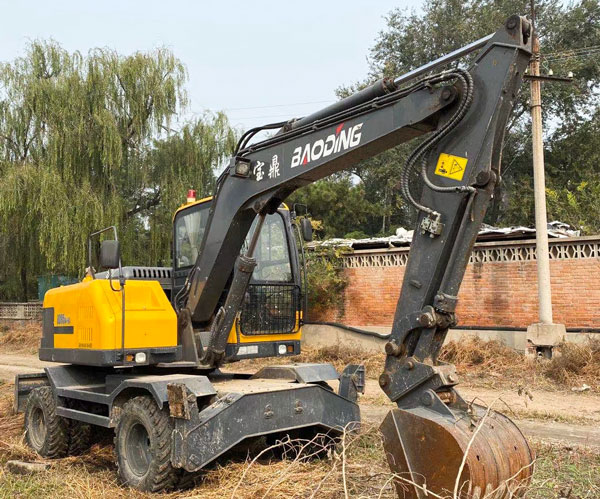 寶鼎95輪式挖掘機.jpg 寶鼎95輪式挖掘機.jpg