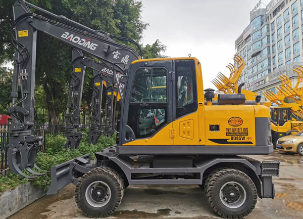 寶鼎95輪式挖掘機.jpg 寶鼎95輪式挖掘機.jpg