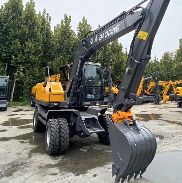 寶鼎輪式挖掘機.jpg 寶鼎輪式挖掘機.jpg