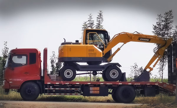 寶鼎輪式挖掘機80車型.jpg 寶鼎輪式挖掘機80車型.jpg