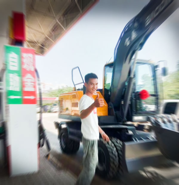 寶鼎輪式挖掘機用戶.jpg 寶鼎輪式挖掘機用戶.jpg