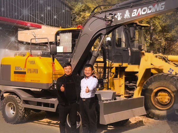 寶鼎輪式挖掘機用戶.jpg 寶鼎輪式挖掘機用戶.jpg