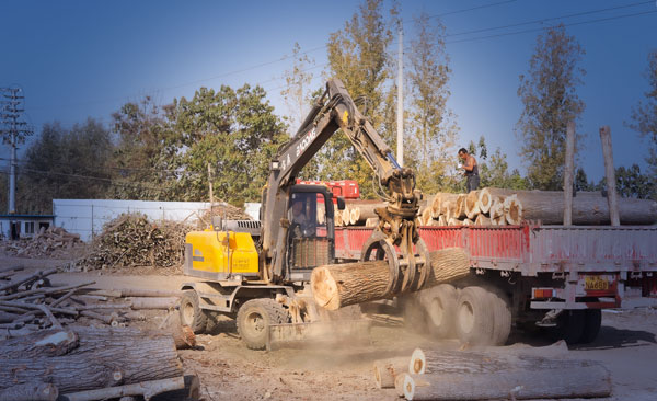 寶鼎多功能輪式挖掘機.jpg 寶鼎多功能輪式挖掘機.jpg