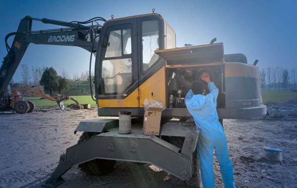 輪式挖掘機維護保養(yǎng).jpg 輪式挖掘機維護保養(yǎng).jpg