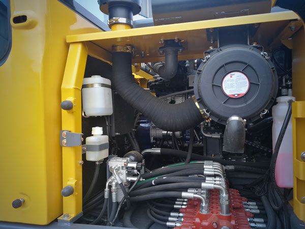 寶鼎輪式挖掘機(jī)液壓核心技術(shù).jpg 寶鼎輪式挖掘機(jī)液壓核心技術(shù).jpg