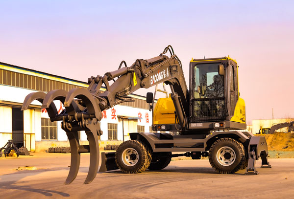 寶鼎多功能輪式挖掘機.jpg 寶鼎多功能輪式挖掘機.jpg