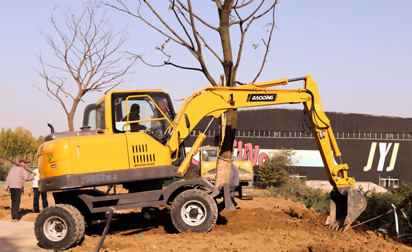 寶鼎80精品輪式挖掘機.jpg 寶鼎80精品輪式挖掘機.jpg