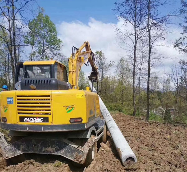 寶鼎輪式挖掘機.jpg 寶鼎輪式挖掘機.jpg