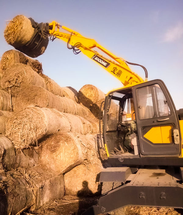 輪式挖掘機抓草機.jpg 輪式挖掘機抓草機.jpg