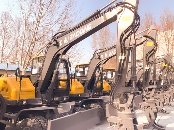 寶鼎輪式挖掘機.jpg 寶鼎輪式挖掘機.jpg