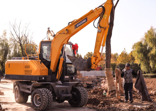 寶鼎80輪式挖掘機.jpg 寶鼎80輪式挖掘機.jpg