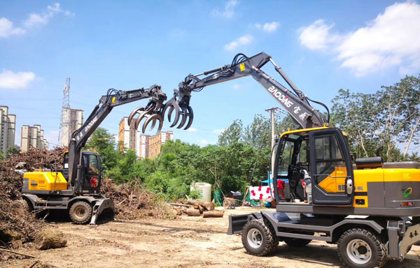 寶鼎95輪式挖掘機(jī)抓木機(jī).jpg 寶鼎95輪式挖掘機(jī)抓木機(jī).jpg