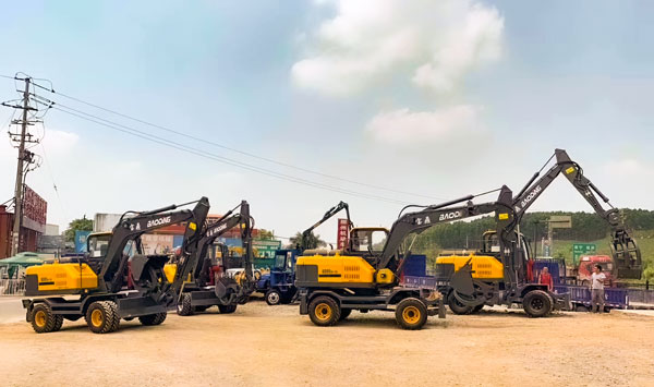 寶鼎輪式挖掘機抓木機.jpg 寶鼎輪式挖掘機抓木機.jpg