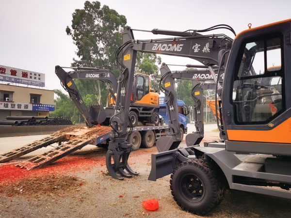 寶鼎95抓木機.jpg 寶鼎95抓木機.jpg