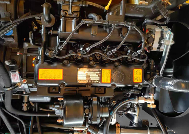 輪式抓木機(jī)動(dòng)力部件 輪式抓木機(jī)動(dòng)力部件