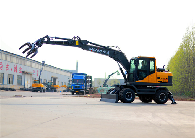 寶鼎抓木機(jī)工作高效 寶鼎抓木機(jī)工作高效